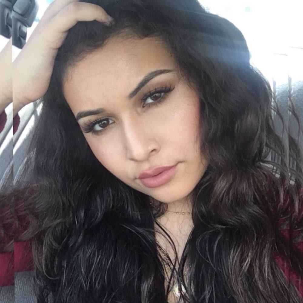 Meet your Posher, Selena